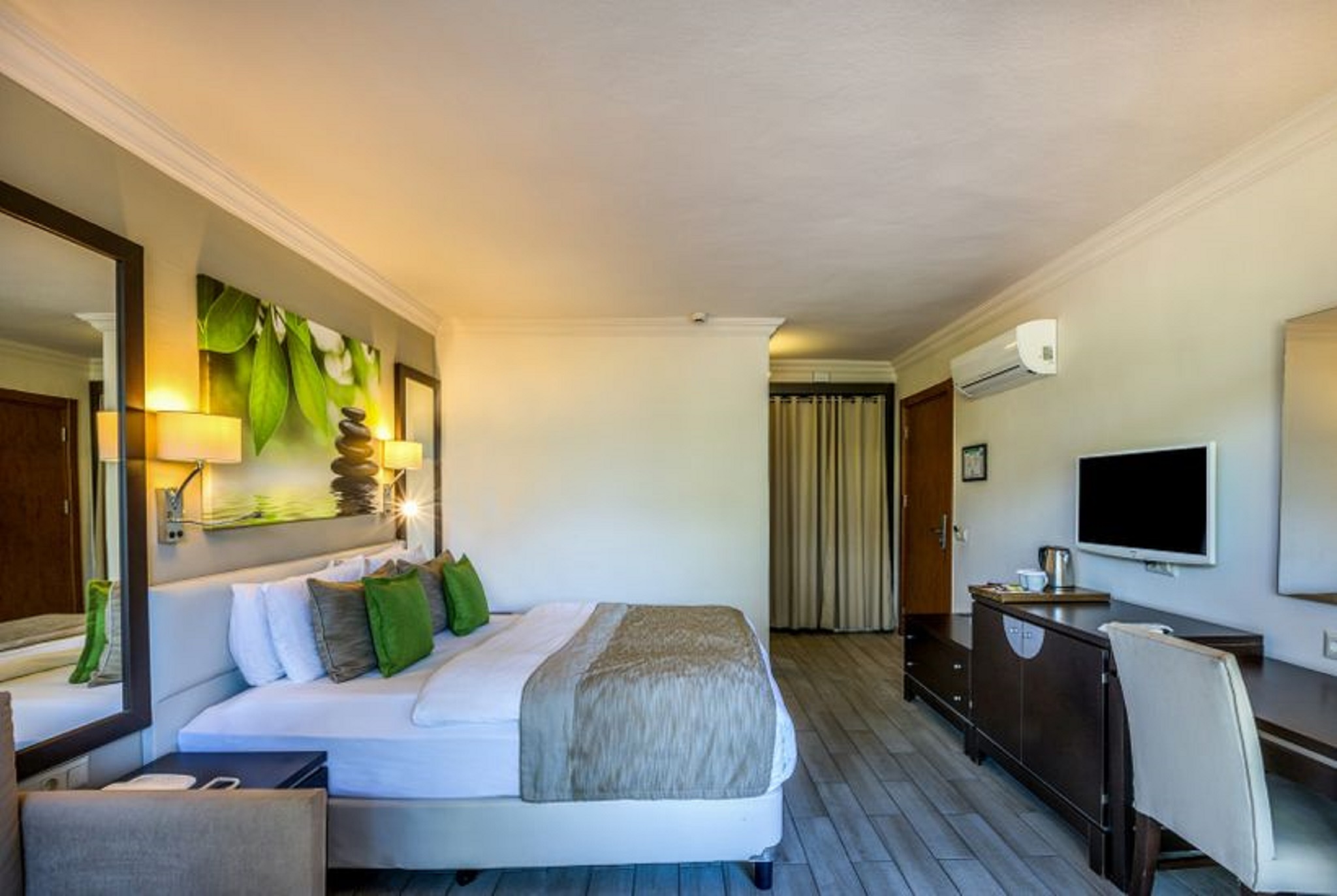 Room, Double Bed, Partial Sea View