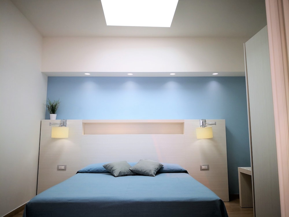 TOWER, BASIC, DOUBLE OR TWIN BED