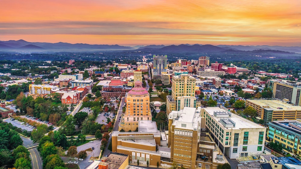Candlewood Suites Asheville Downtown 33/81