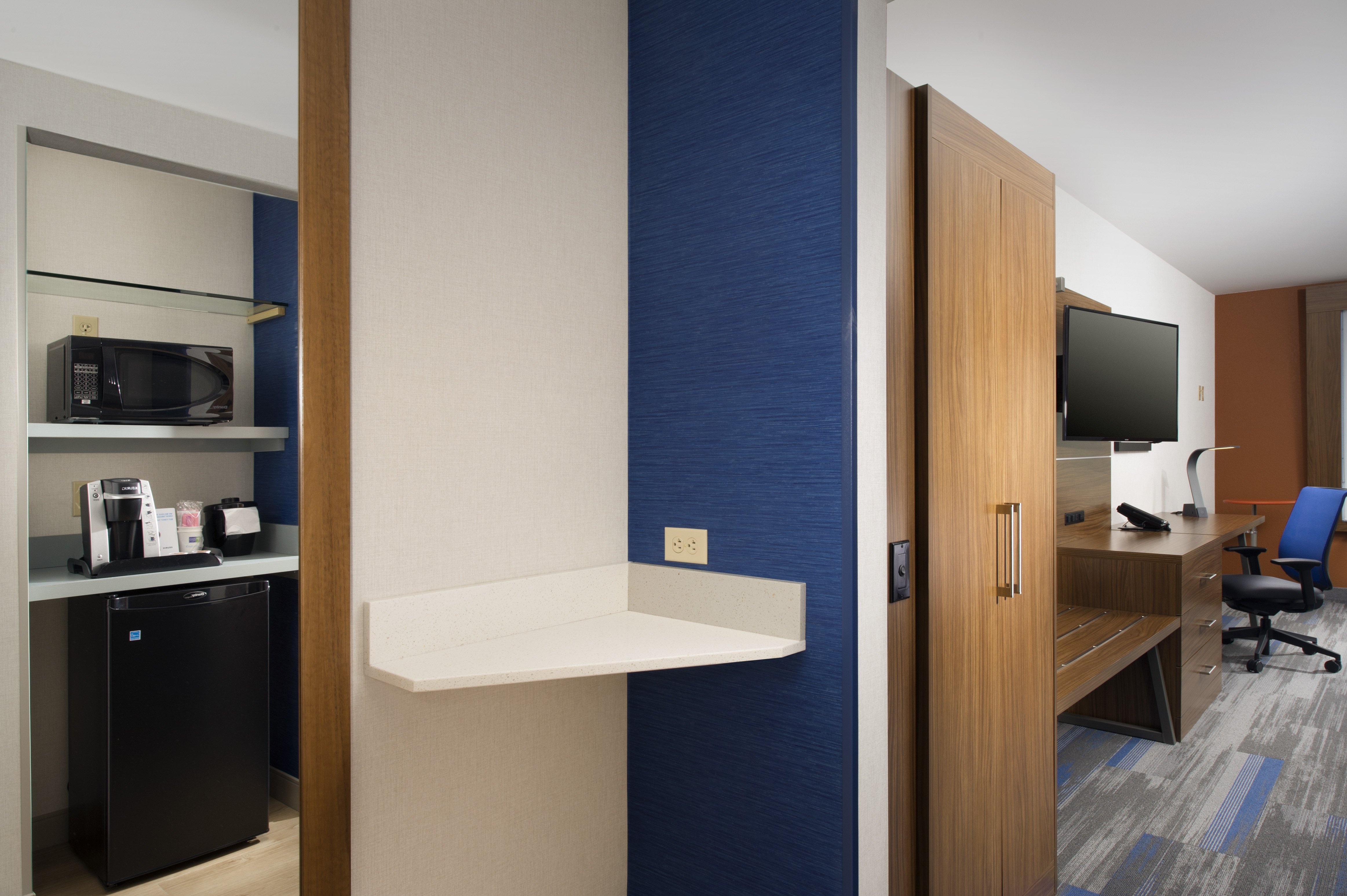 Holiday Inn Express And Suites Altoona I 99 53/62