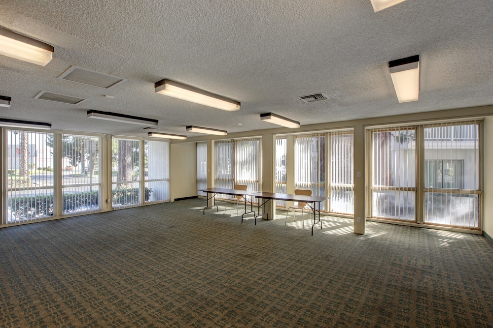 Motel6 Santa Ana, CA - Irvine - Orange County Airport 39/54