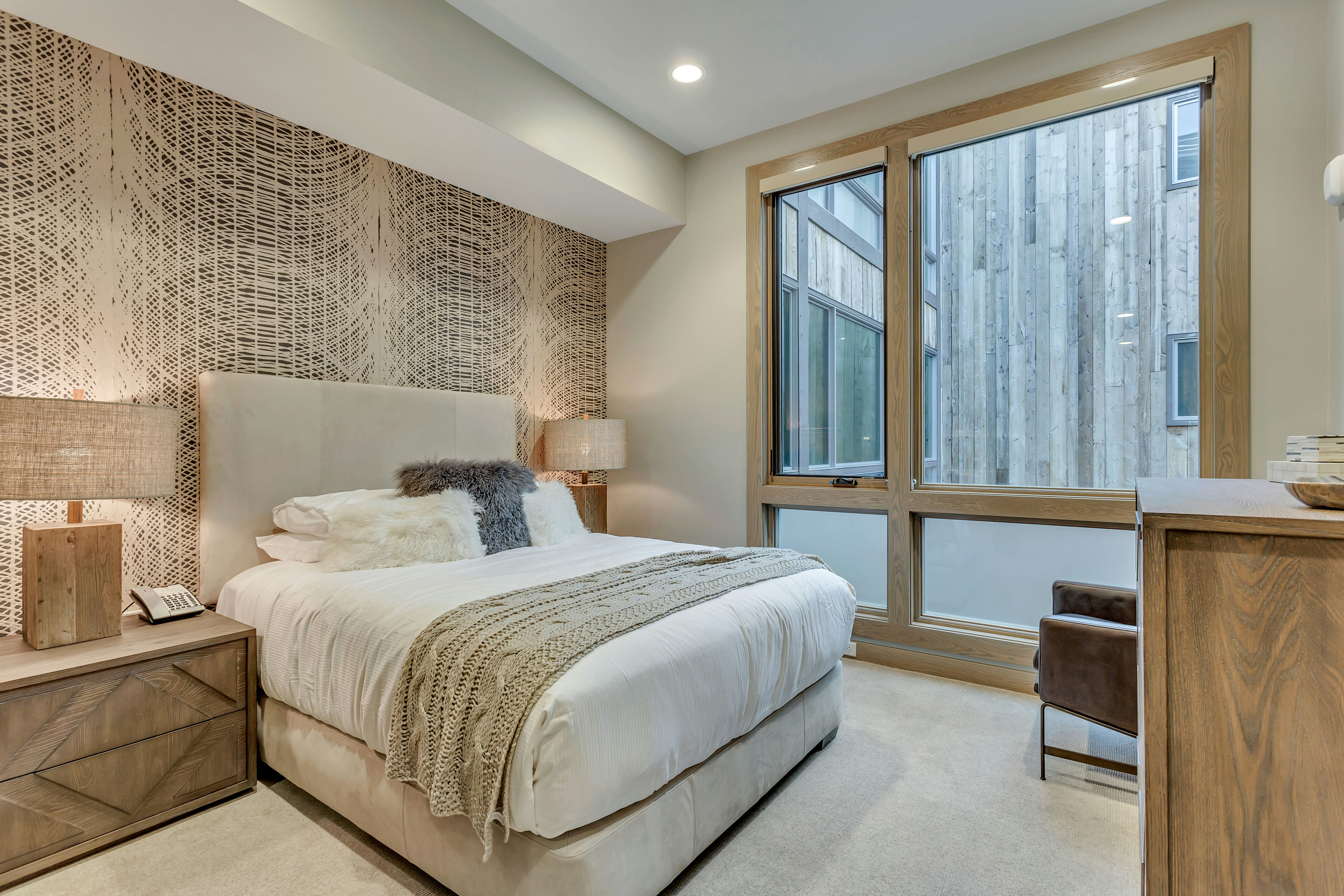 3 BEDROOMS, PREMIUM, SUITE, QUEEN BED