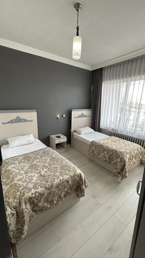 Blue Dolphin Hotel 9/39