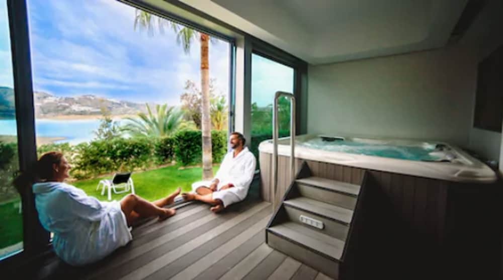 B bou Hotel La Vinuela & Spa 32/66