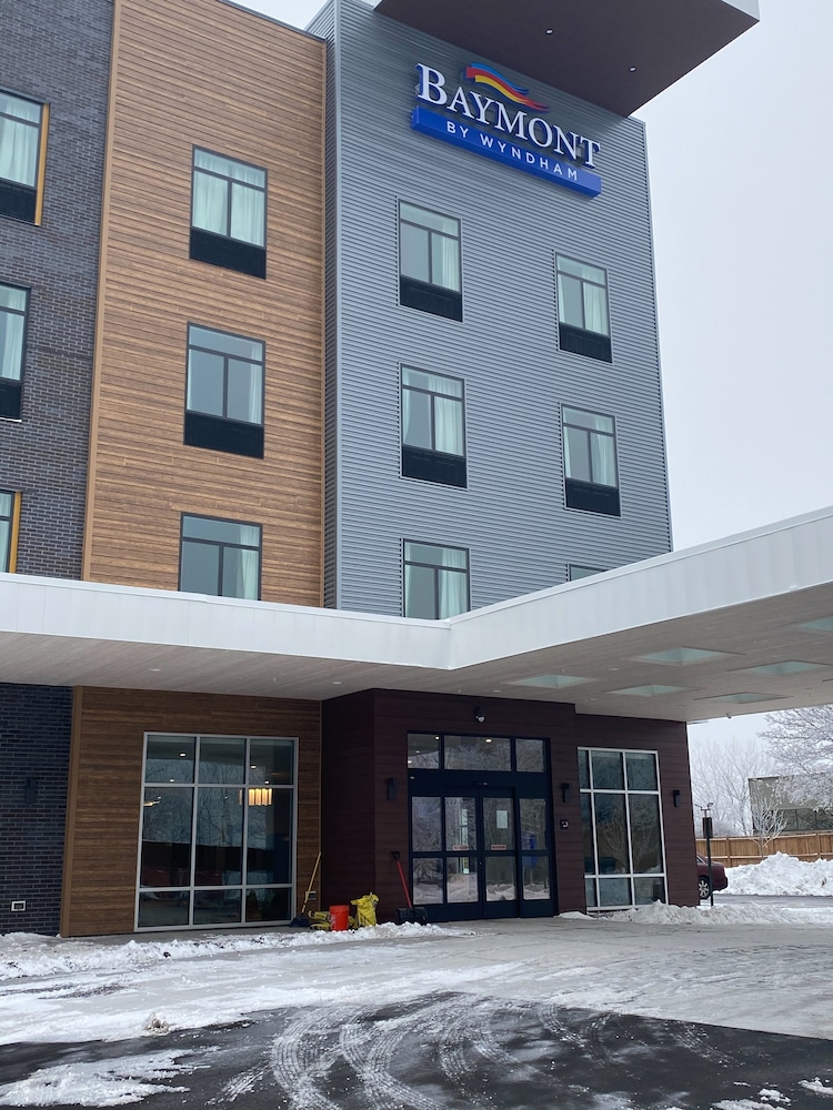 Baymont Inn and Suites by Wyndham Madison 4/64