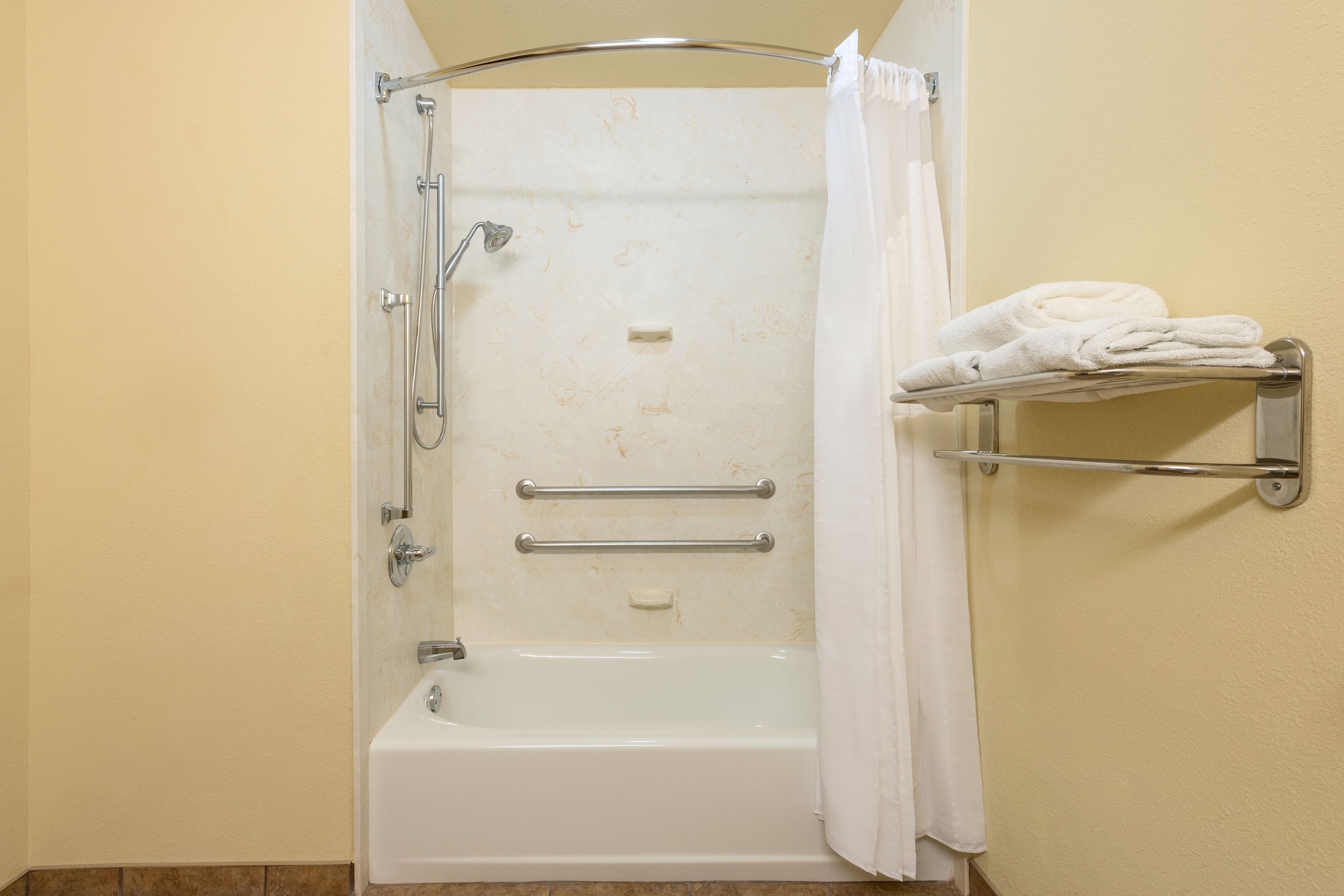 جناح بسرير كينج مع أريكة لذوي الإعاقة، Holiday Inn Express & Suites Lexington Dtwn Area-Keenland 7/8