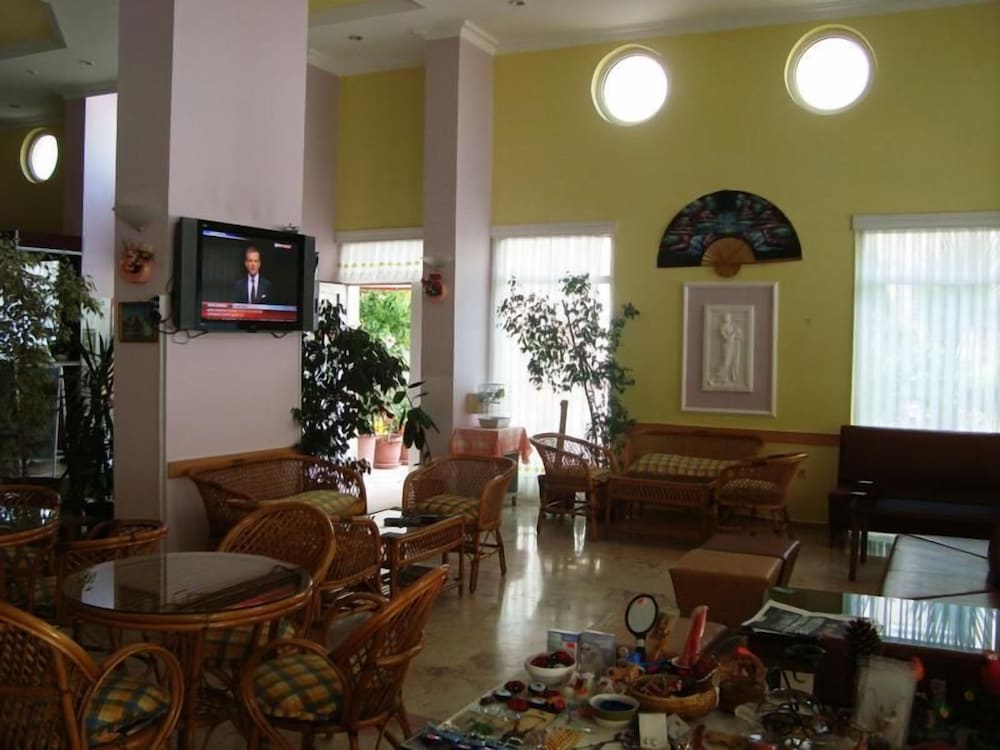 Golden Moon Apart Hotel 39/64