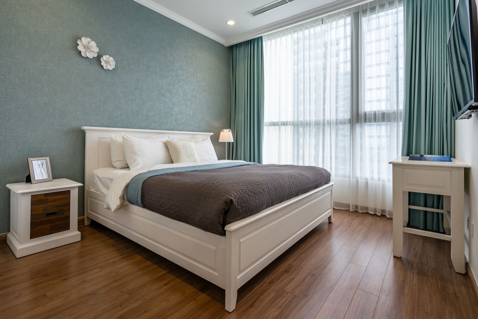 3 BEDROOMS, APARTMENT, CITY VIEW, BALCONY
