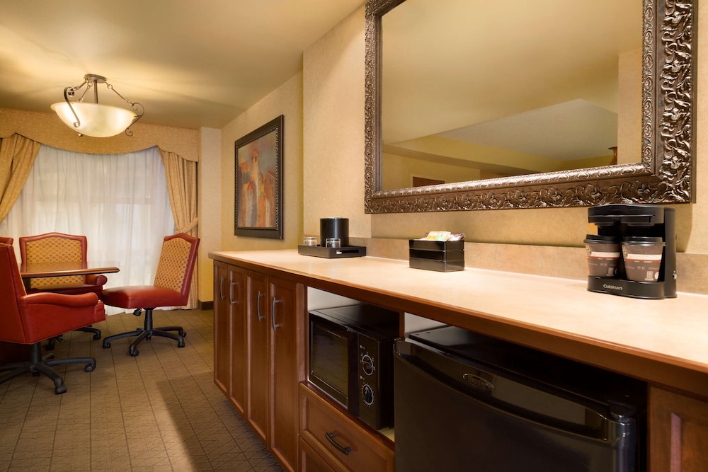 Embassy Suites by Hilton Albuquerque 60/63