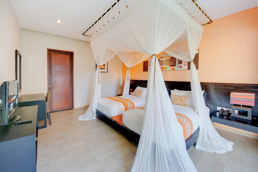 3 BEDROOMS, ROYAL, VILLA