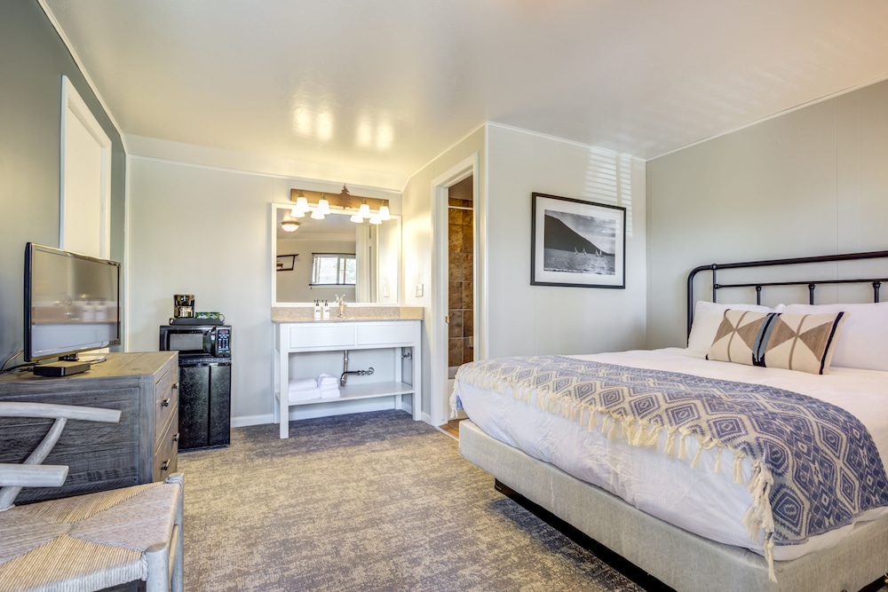 Sears, Cabin, Queen Bed