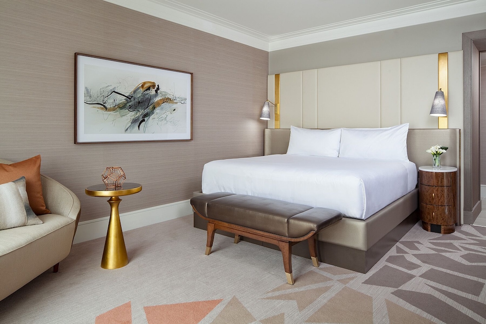 UPTOWN, SUITE