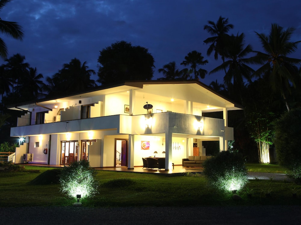 Oreeka Hotel 1/50