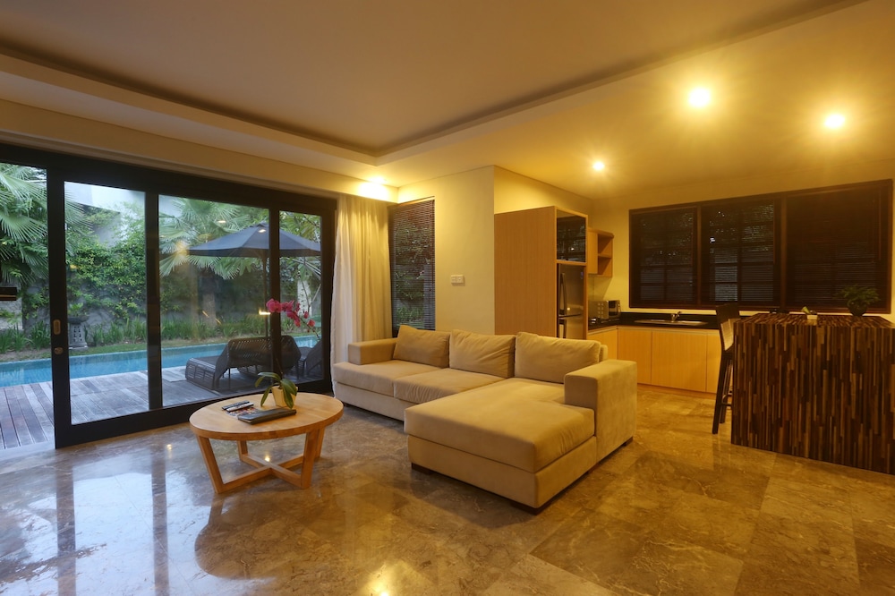 Grand Whiz Hotel Nusa Dua 53/75
