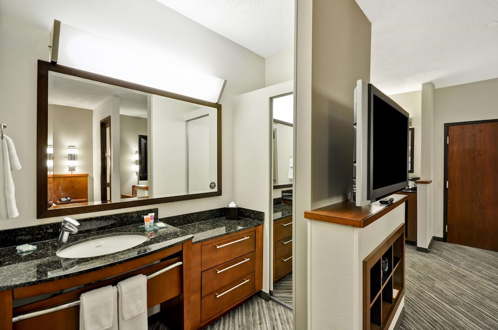 Hyatt Place Tampa Airport/Westshore 56/78