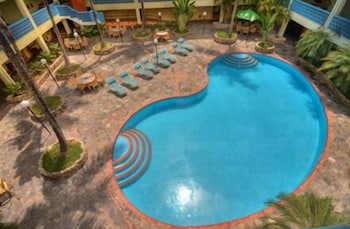 Acuarium Suite Resort 3/42