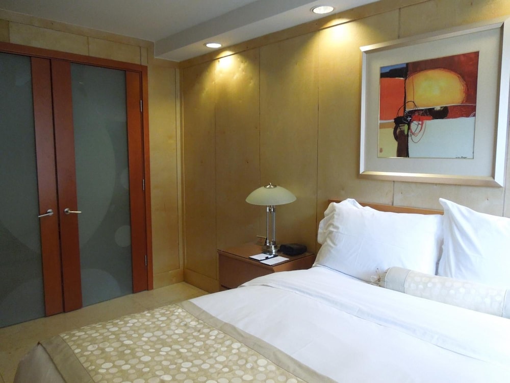The Eldon Luxury Suites 10/51