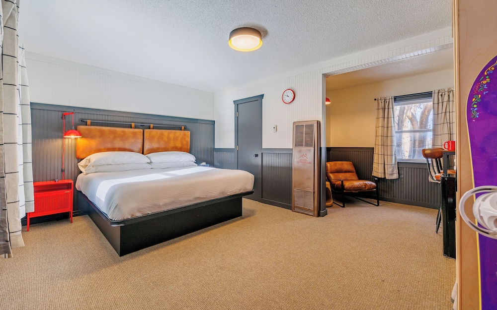 THE RED LODGE INN 18/50