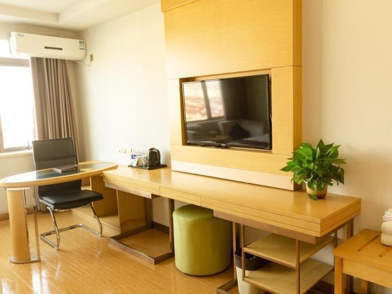 GreenTree Inn Xinyang Gushi County Liaocheng Avenue 12/18