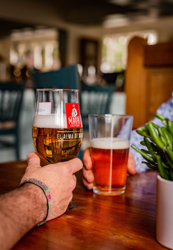 The Cricketers Inn 10/42