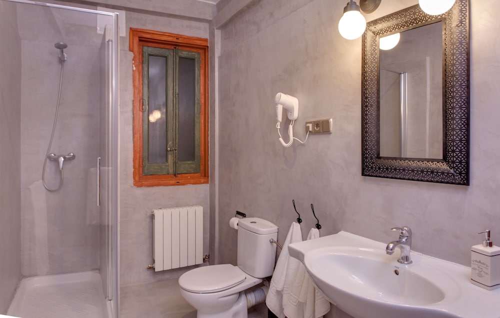 ABRACADABRA SUITES 48/54