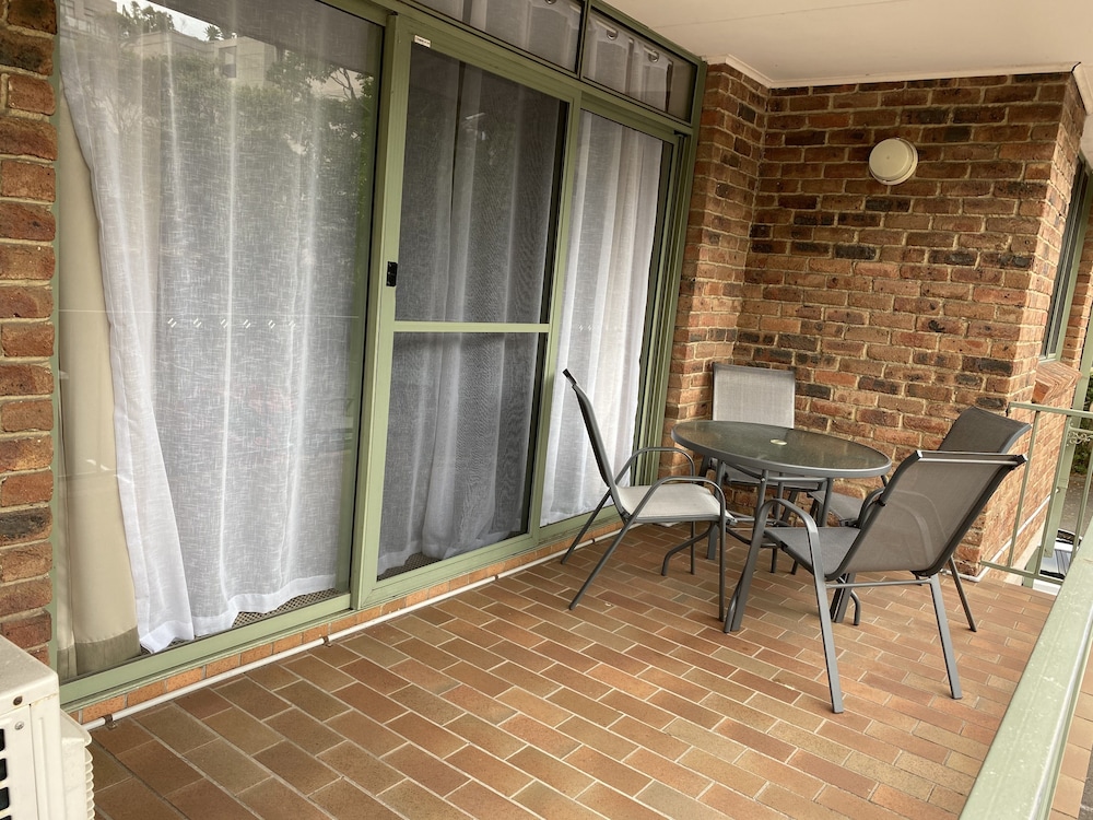 Belmore All-Suite Hotel 42/54