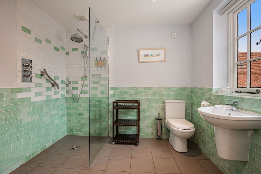 Castle Of Comfort Hotel & Restaurant 39/40