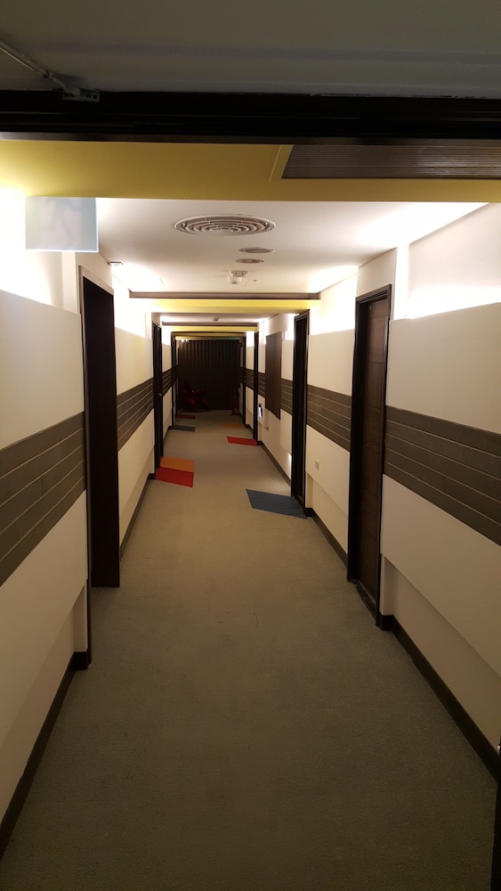 Honey Prince Hotel 19/36