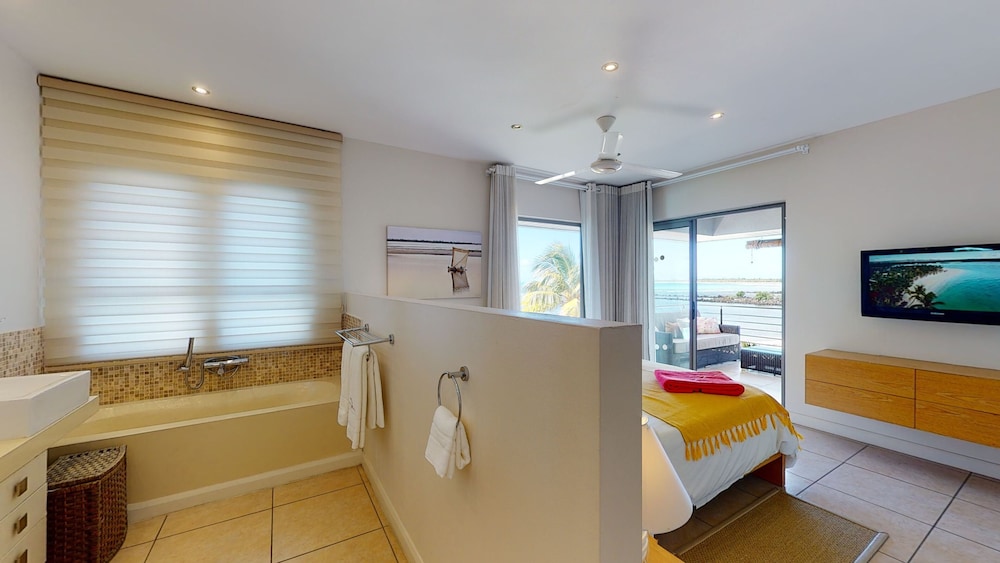 Bon Azur Beachfront Suites Penthouses By Lov 77/78