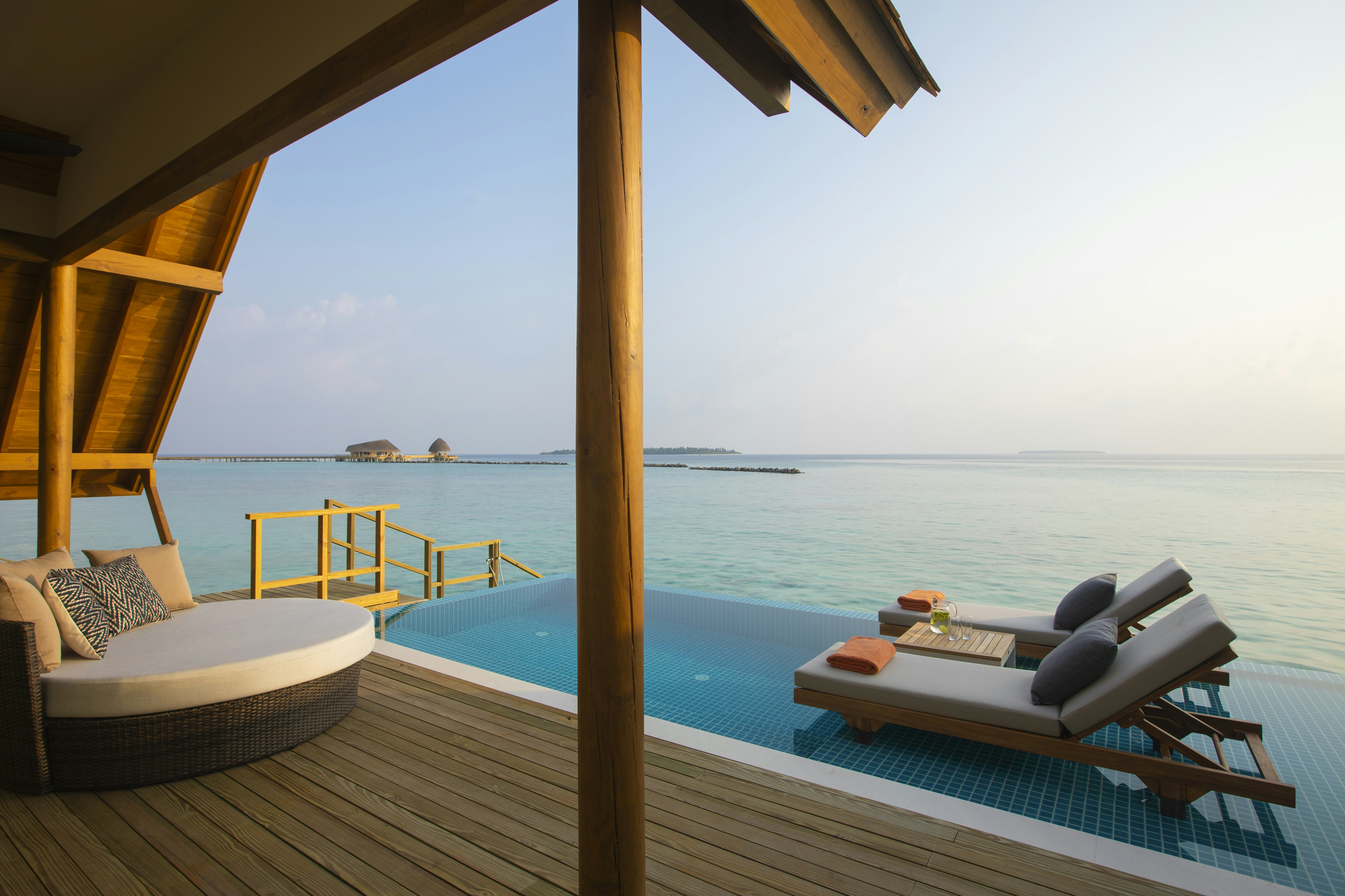 Emerald Faarufushi Resort and Spa 90/94