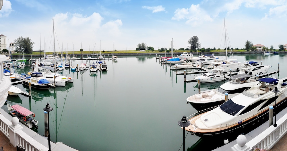 AVILLION ADMIRAL COVE 39/39