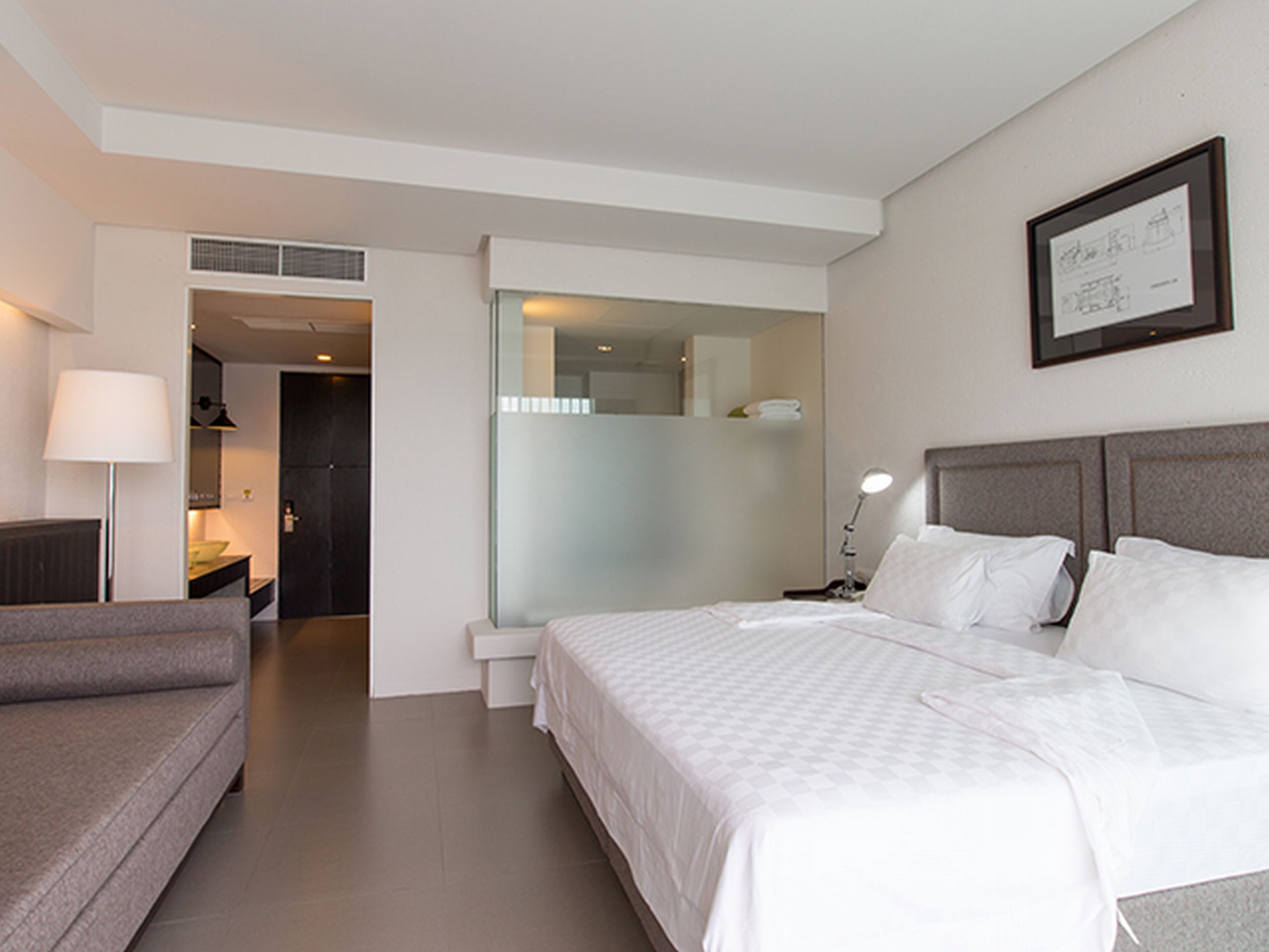 Grand Pool Access (45 sqm)