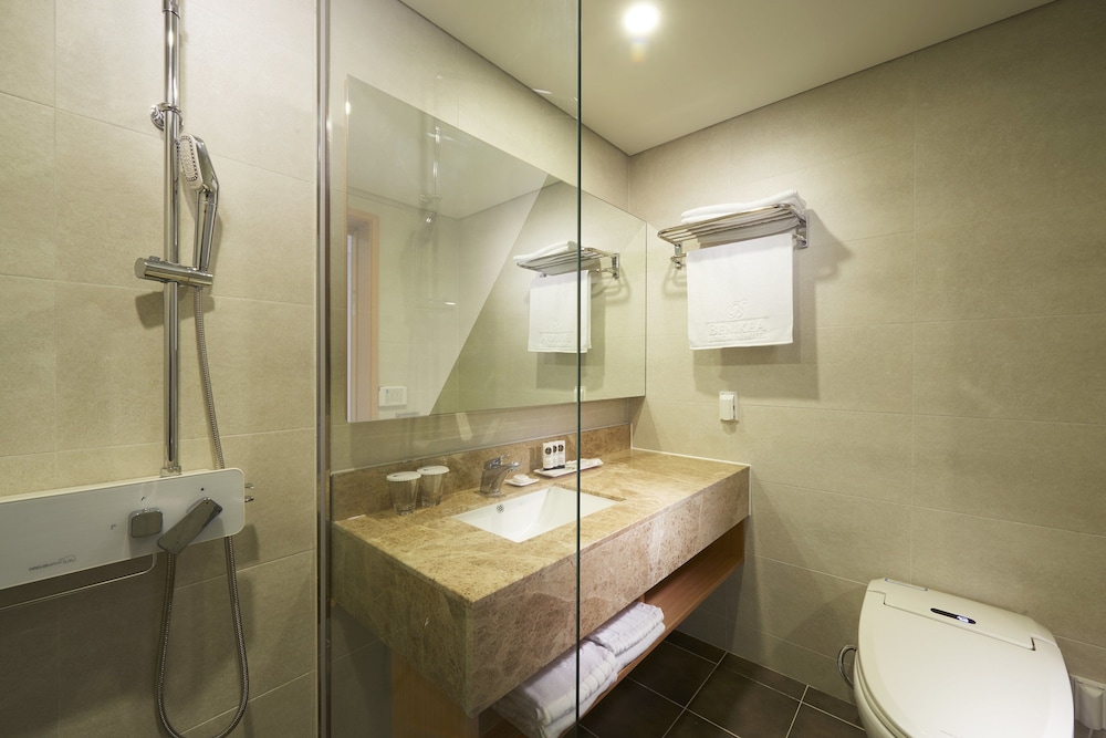 Benikea Jungmun Hotel 48/50