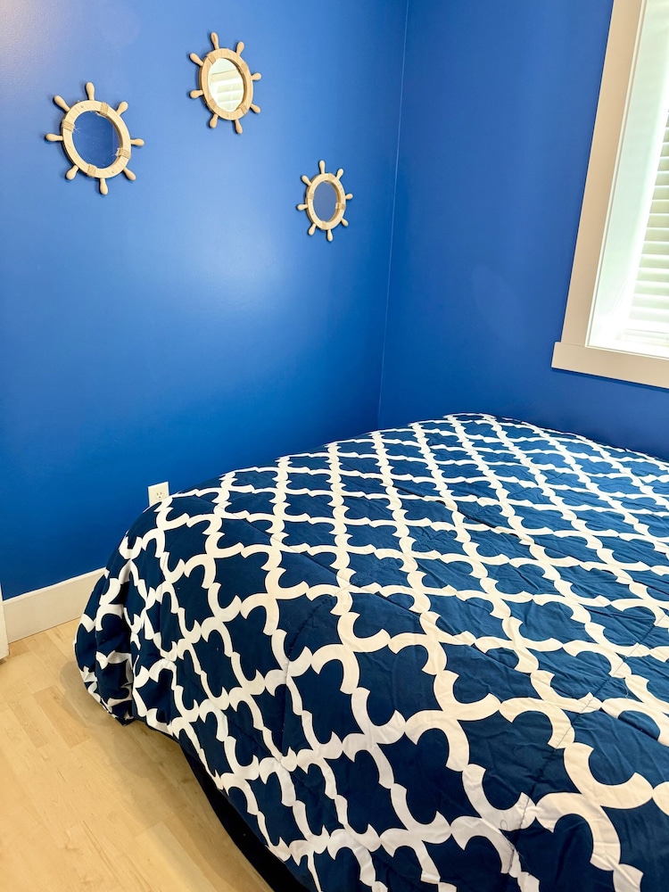 Blue Door Cottages 7/50