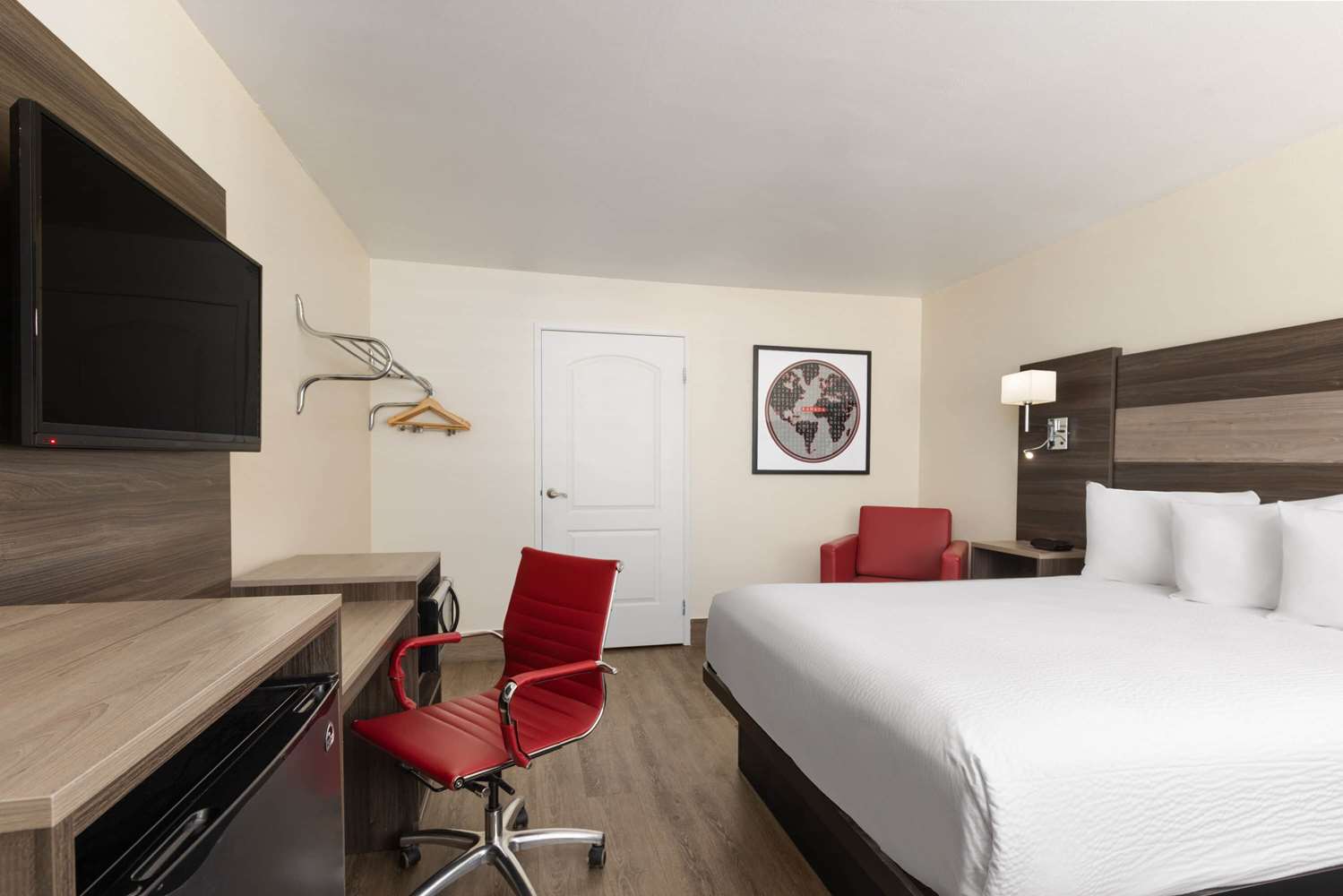 Ramada By Wyndham Kingman 14/52