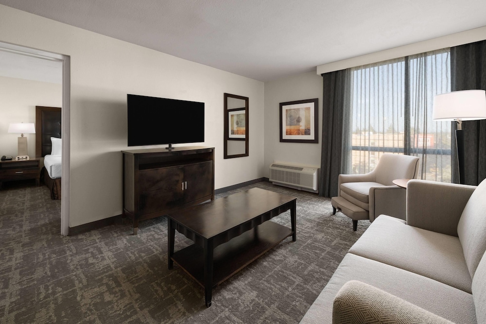 Wyndham Sacramento 42/72