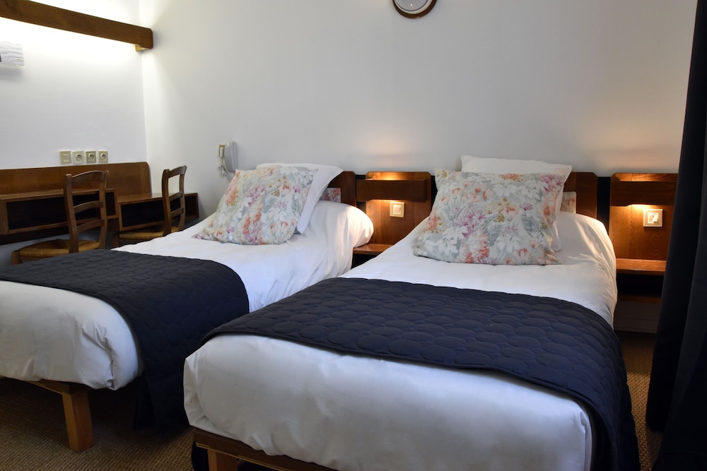 Hotel Le Dahu 4/23