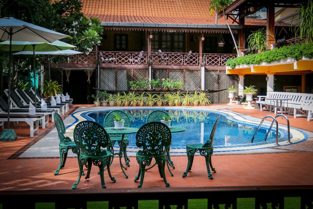 Chandara Boutique Hotel 48/50