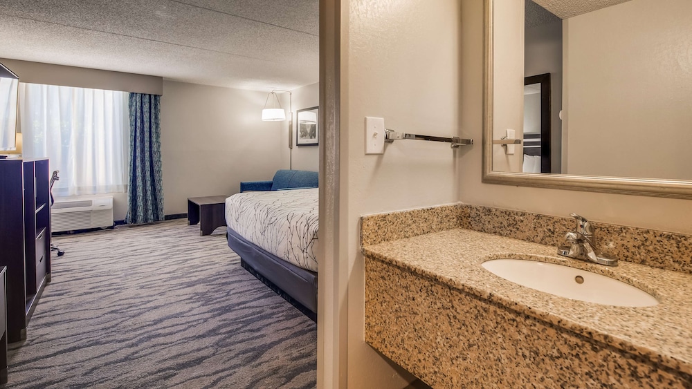 Best Western Plus Knoxville Cedar Bluff 13/42