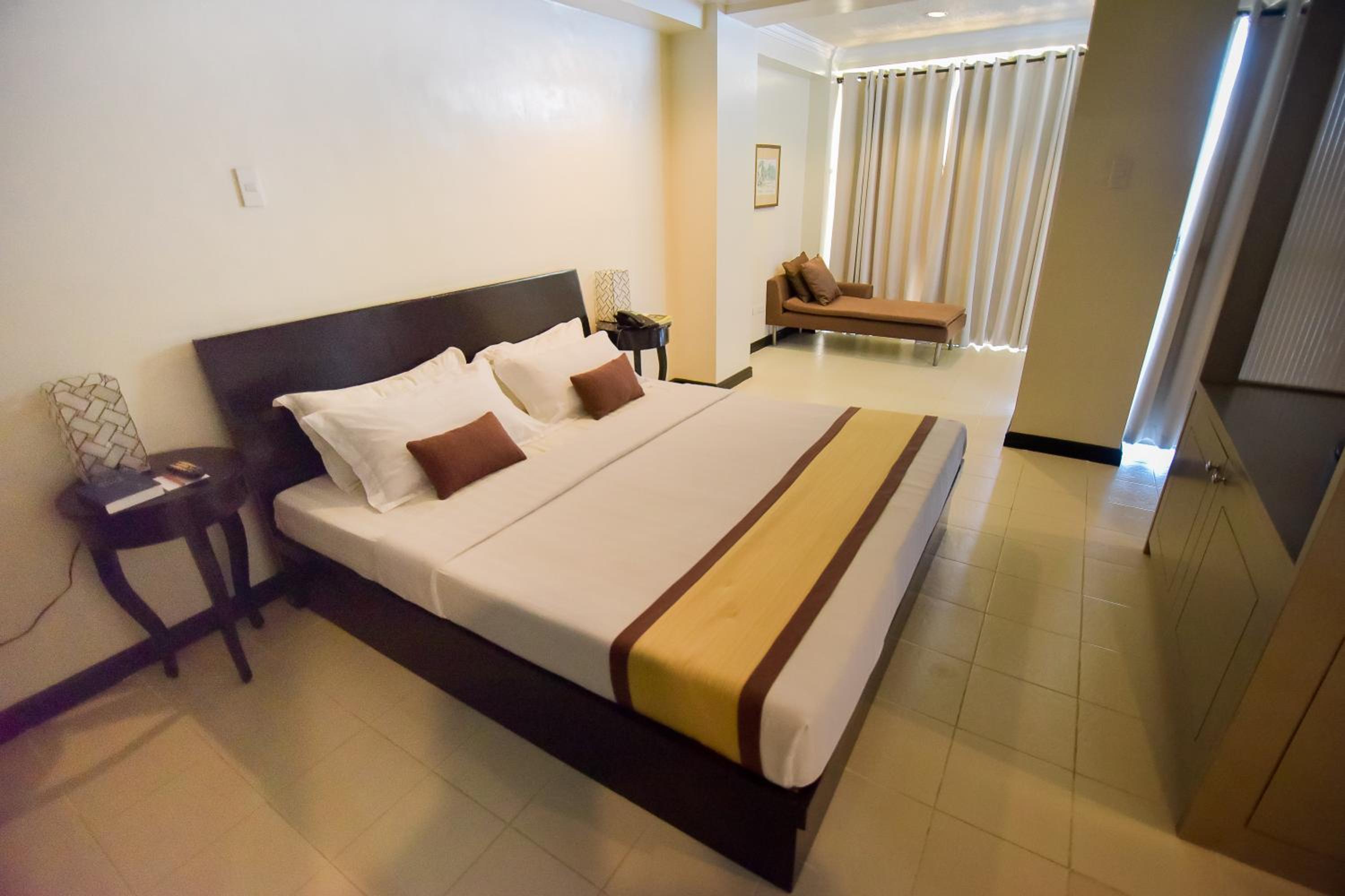 Hotel Tavern Surigao 16/57