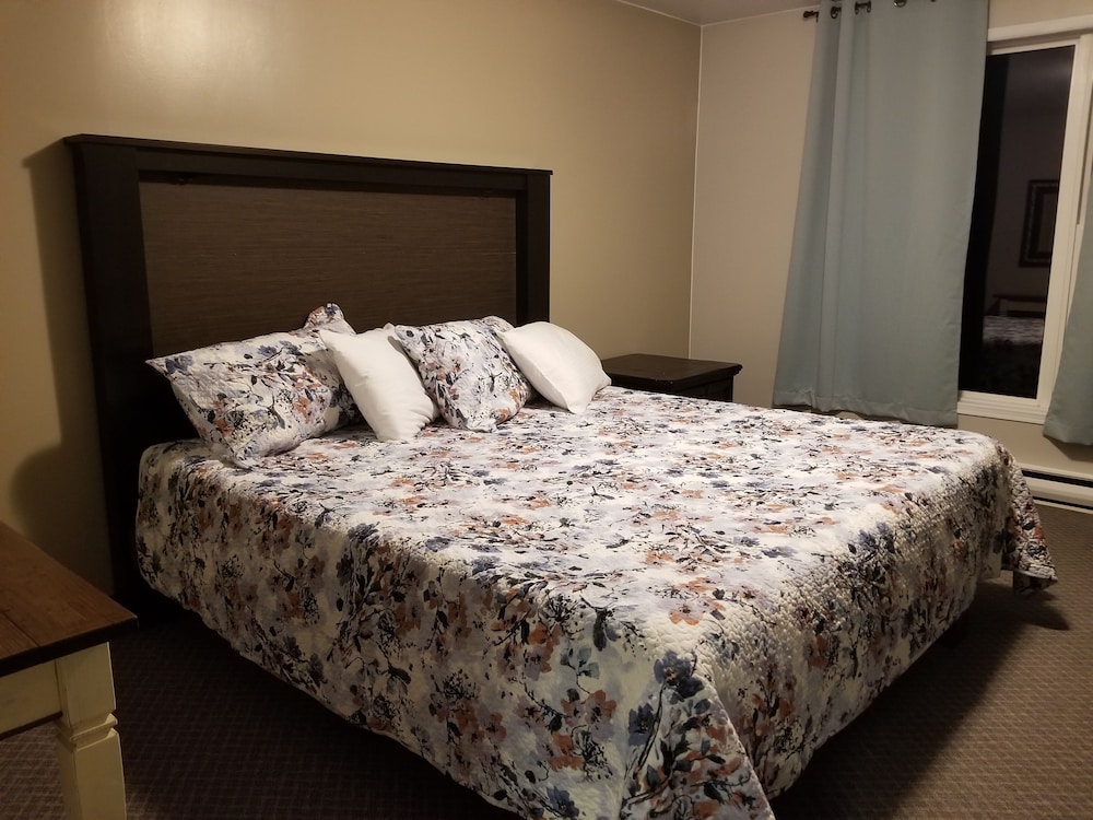 Knights Inn Woodstock 12/37
