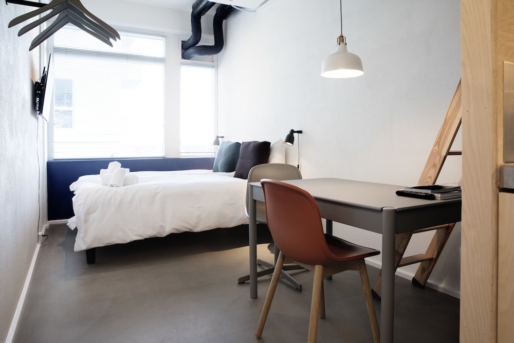 CPH STUDIO HOTEL 68/82