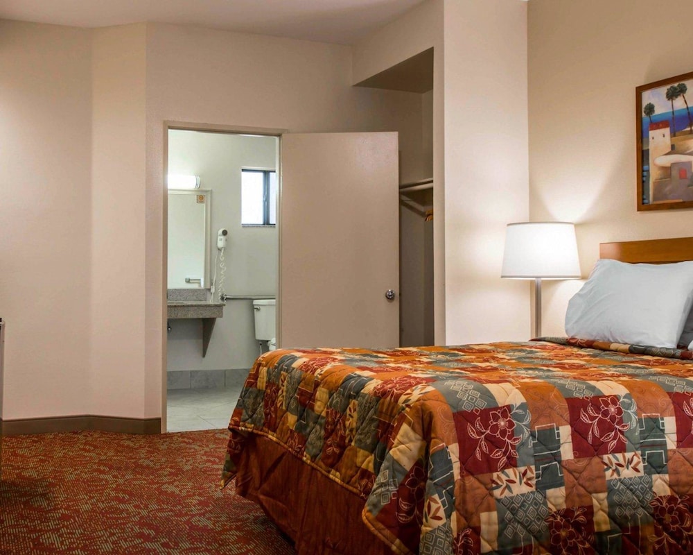Rodeway Inn Encinitas North 12/33