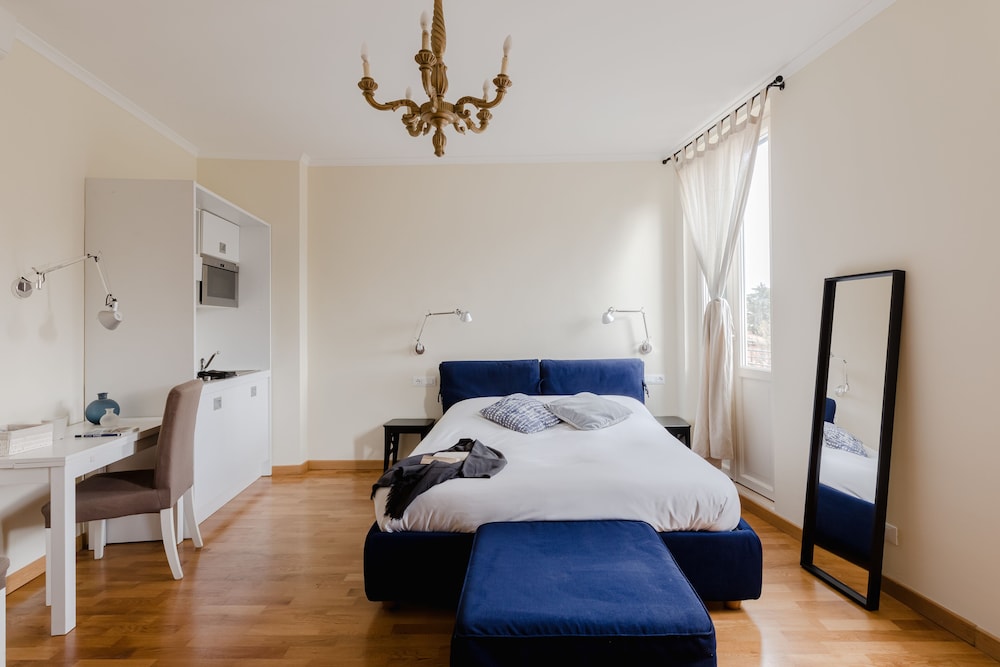 APARTMENT, ATTIC