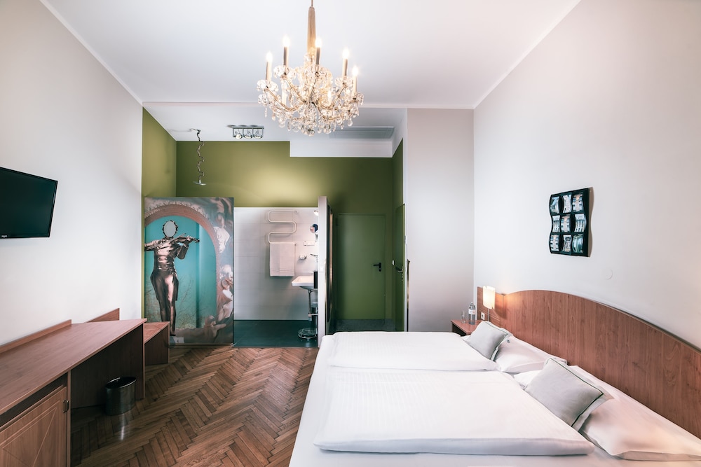 Boutique Hotel Donauwalzer 33/76