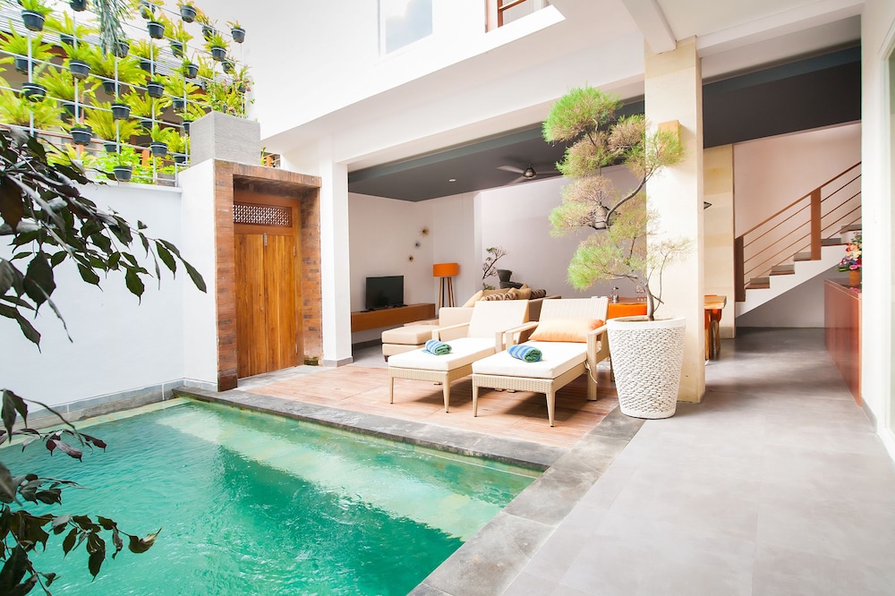 Apple Villa & Suite Seminyak 7/73