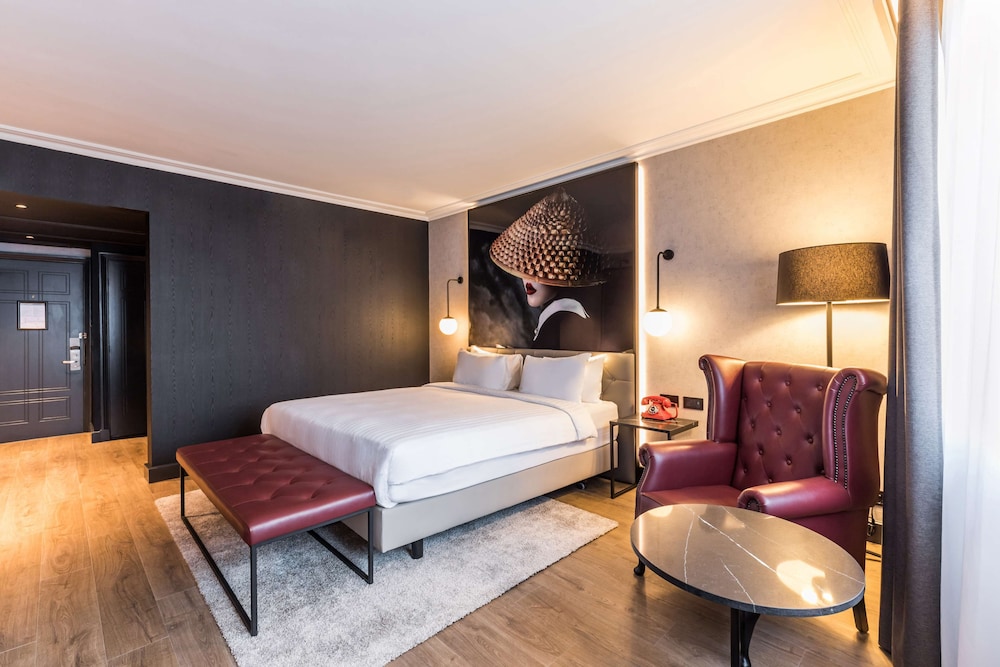 Radisson Red London Heathrow 26/64