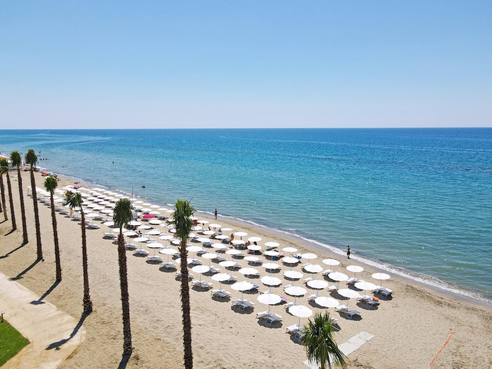 Futura Club Eleamare 25/30