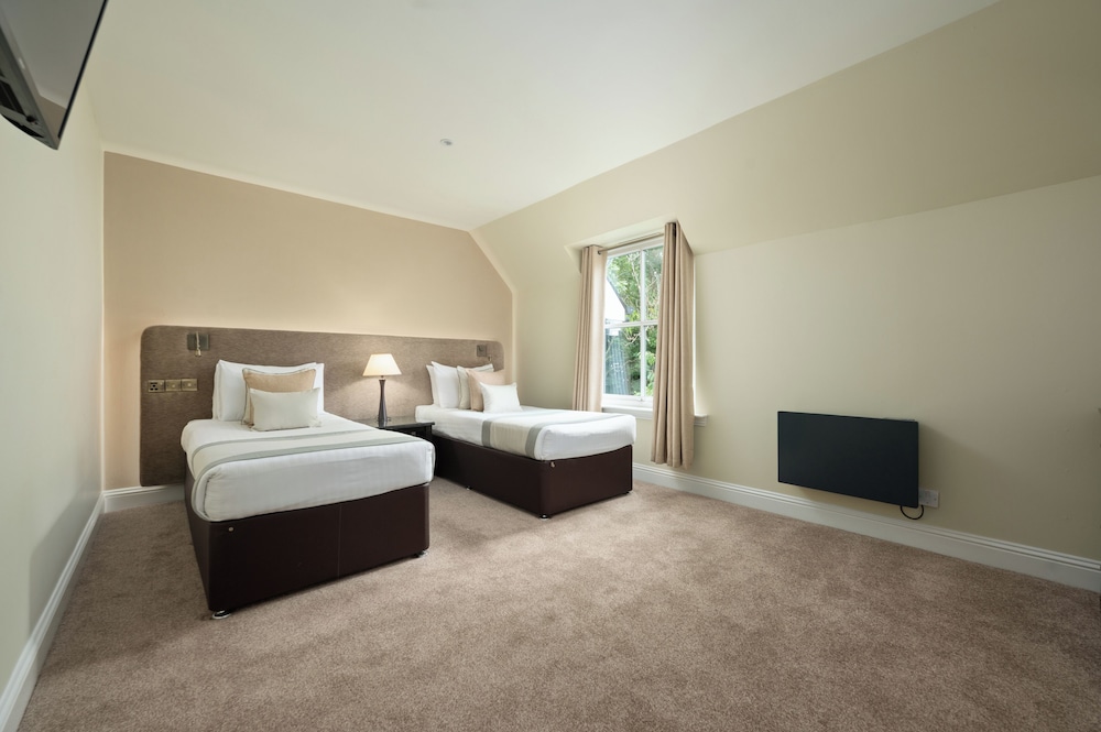 Duchally Hotel and Country Estate 12/50