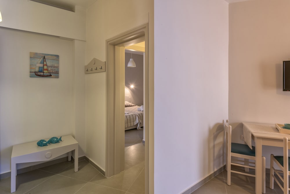 Aloe Apartments & Studios 12/44